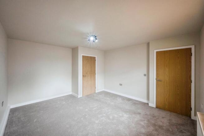4 bed Town House for sale Image 5