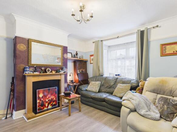 Cliff Gardens, Scunthorpe, DN15 photo 3