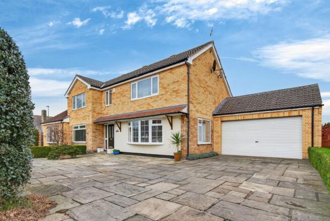 5 bed Detached for sale
