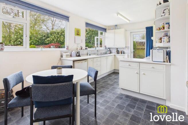 4 bed Detached for sale Image 12