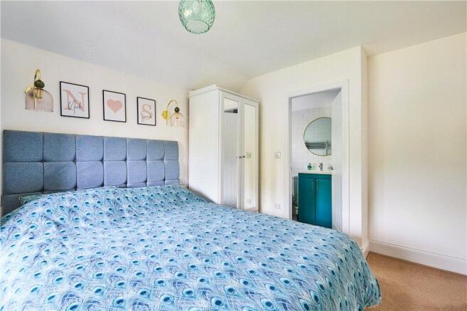 4 bed Semi-Detached for sale Image 9