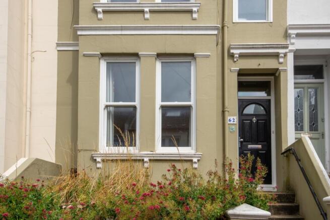 62 Brading Road FoH (2)