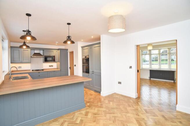 3 bed Detached Bungalow to rent Image 8