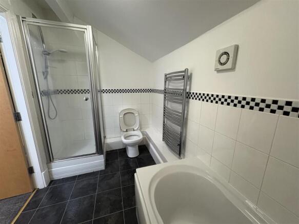 2 bed Flat to rent Image 8