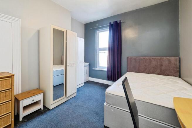 3 bed Terraced for sale Image 6