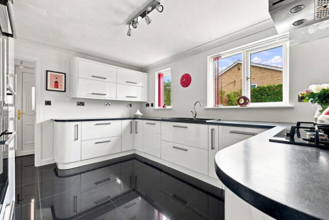 3 bed Detached for sale Image 7
