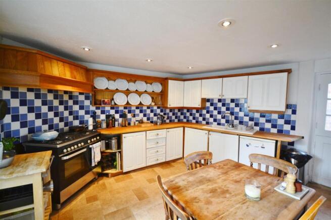 KITCHEN/DINER