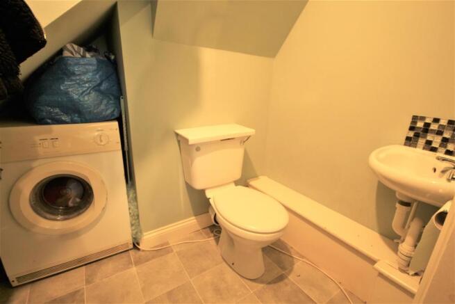 Downstairs Cloakroom / WC