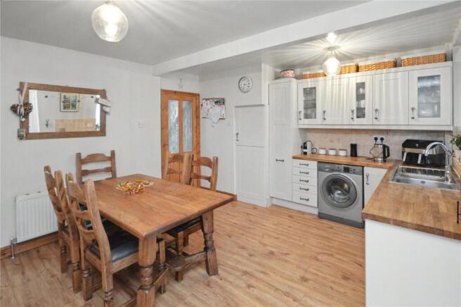 3 bed Semi-Detached for sale Image 4