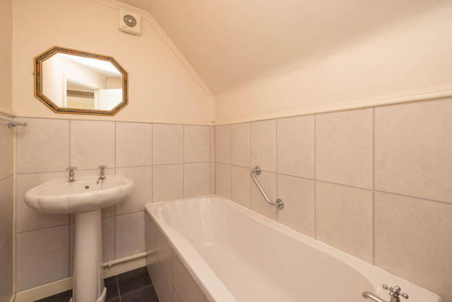 3 bed Semi-Detached Bungalow for sale Image 9