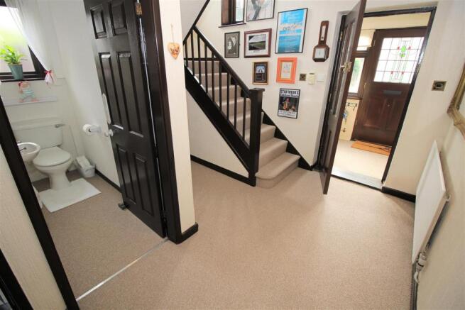 hall wc.JPG