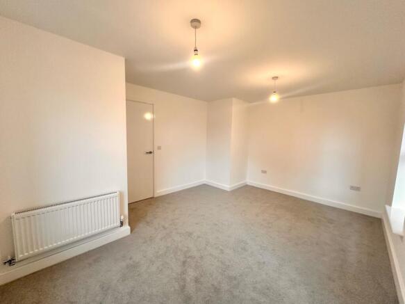 2 bed Semi-Detached to rent Image 6
