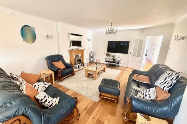 Lounge 2
