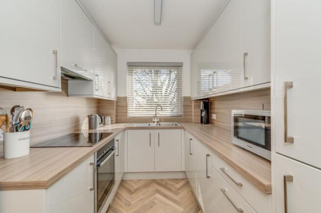 3 bed Apartment for sale Image 4