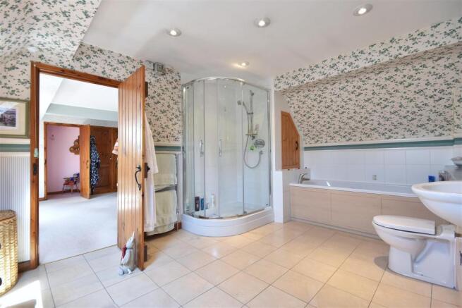 Ensuite.jpg