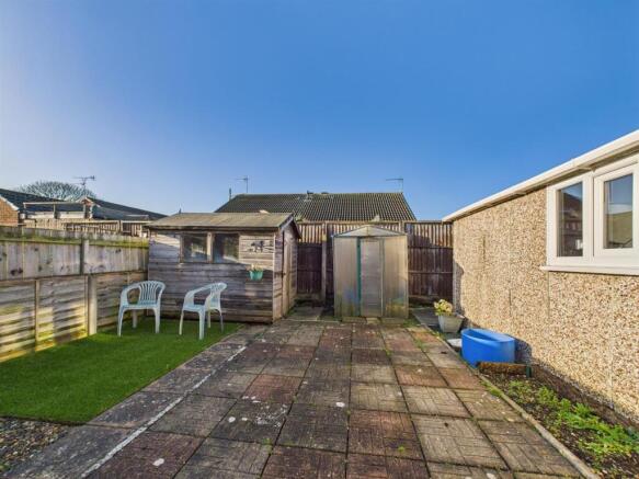 2 bed Semi-Detached Bungalow for sale Image 10