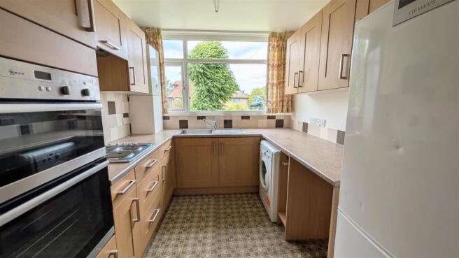 2 bed Apartment to rent Image 5