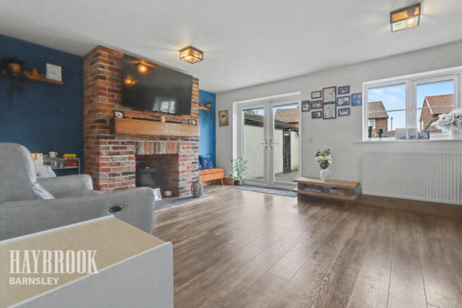 4 bed Detached for sale Image 10