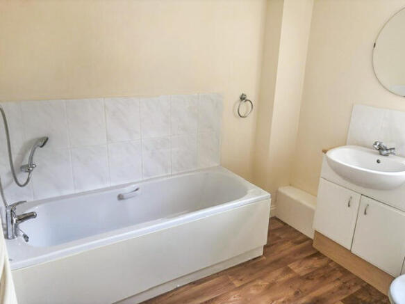 2 bed Apartment for sale Image 10