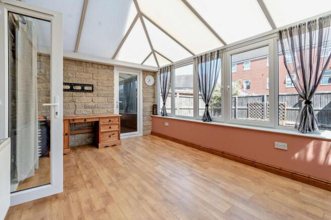 3 bed Semi-Detached for sale Image 8