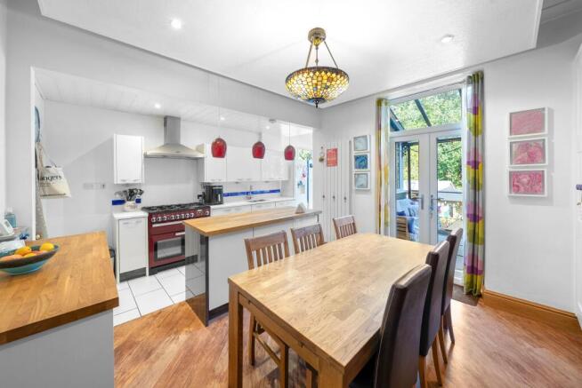 4 bed Terraced for sale Image 5