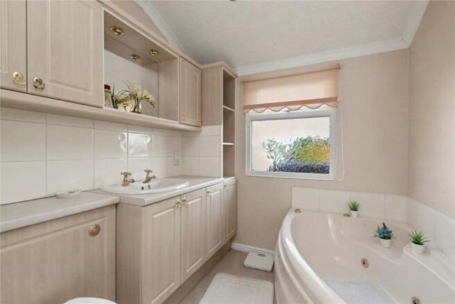 3 bed Bungalow for sale Image 10