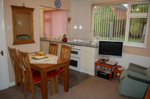 FAMILY/BREAKFAST AREA