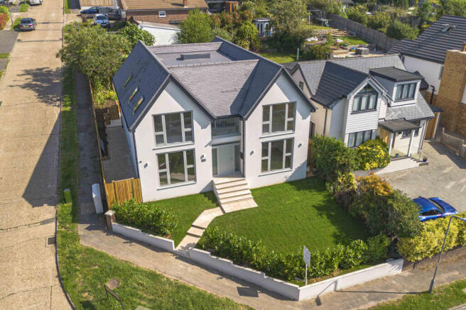 12 Hillside, Marlow, SL7 3JY Drone (LOW RES)-2