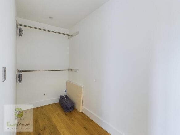 Walk-In Wardrobe