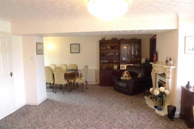 Open Plan Lounge/Dining Room