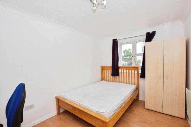 Bedroom 1 (2)