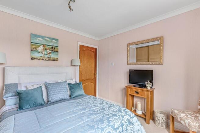 3 bed Bungalow for sale Image 12