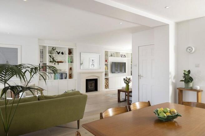 Sitting/Dining