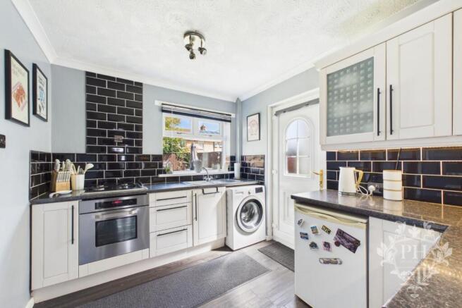 2 bed Semi-Detached for sale Image 4