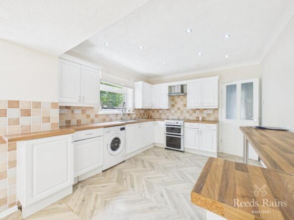 3 bed Semi-Detached for sale Image 4