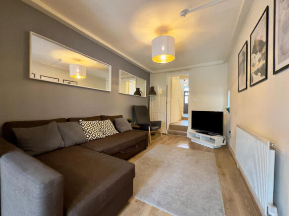 6 BEDROOMS HOUSE TO LET IN TOOTING
