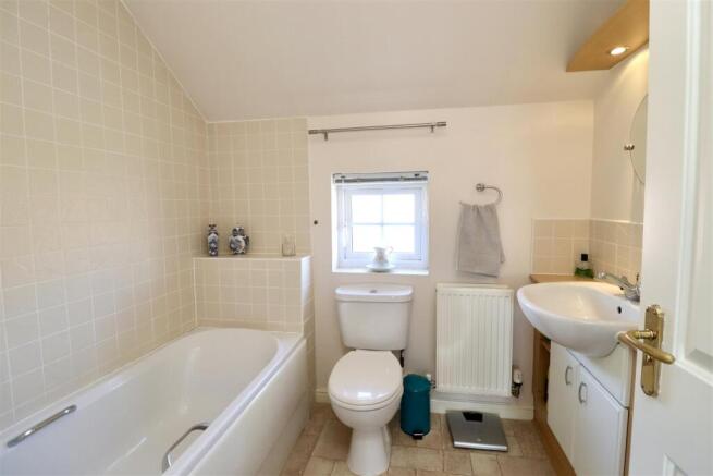 3 bed Semi-Detached for sale Image 11