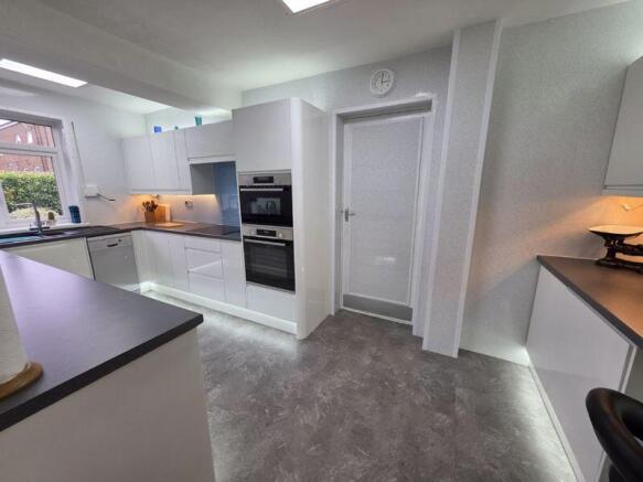 Kitchen/Breakfast Room