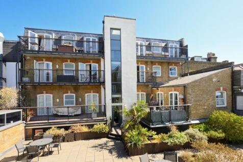 Feltham Avenue, East Molesey, Surrey, KT8