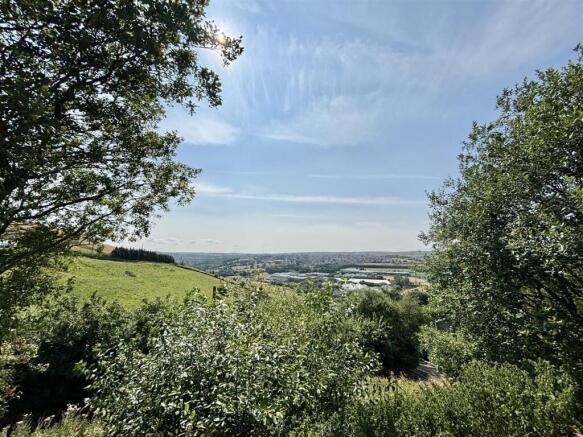 4 bed Farm House for sale Image 11