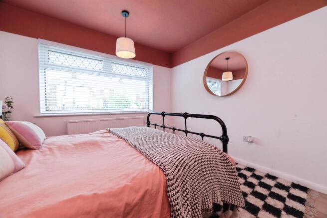 2 bed Semi-Detached Bungalow for sale Image 9