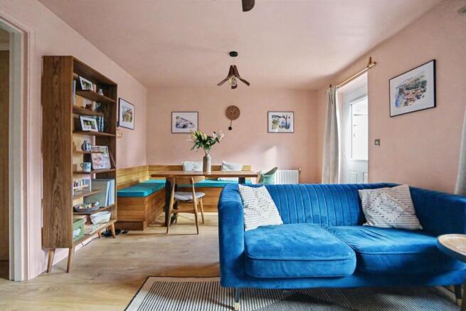Firecrest Avenue, Hellingly, East Sussex, BN27 1GN photo 4