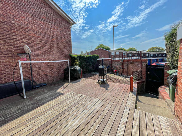 11 Rothesay Mead - Garden