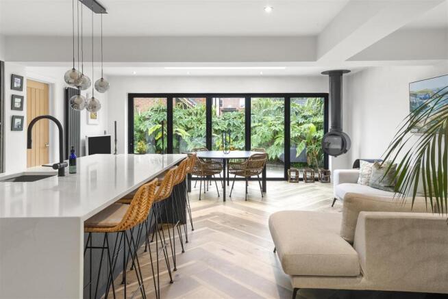 Living & Dining Kitchen