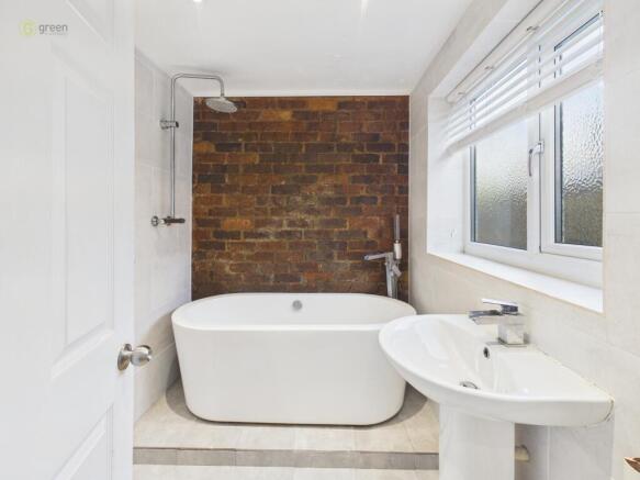 cam05459g0pr0124still004