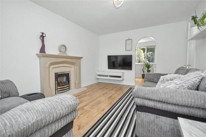3 bed Semi-Detached for sale Image 4