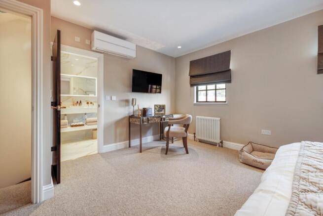 Principle bedroom