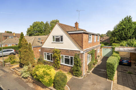 Rosefield Gardens, Ottershaw, Chertsey, Surrey, KT16