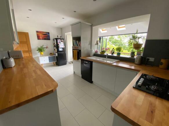 Kitchen 3.jpg