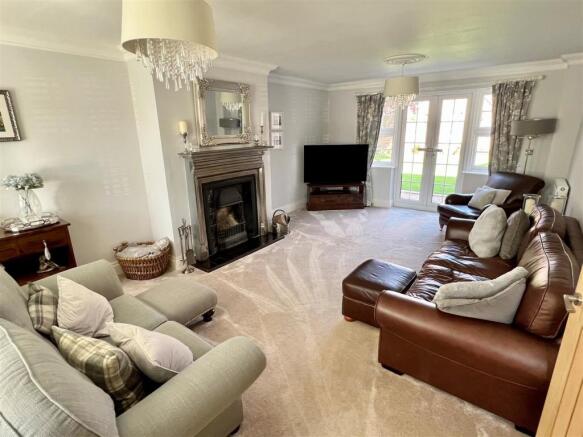 Dual Aspect Lounge